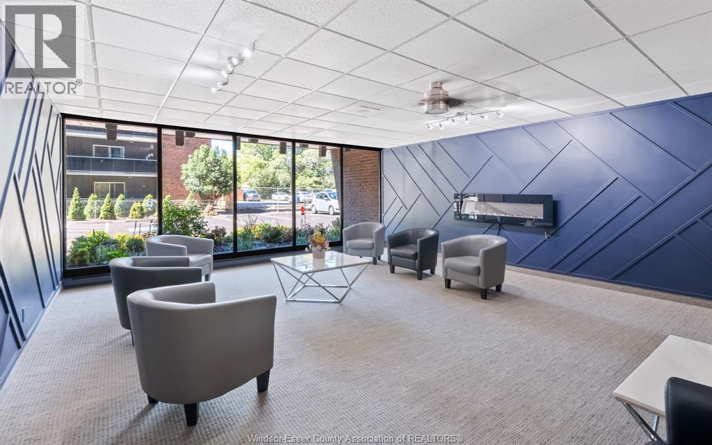 #909 3936 WYANDOTTE STREET East - Image 19