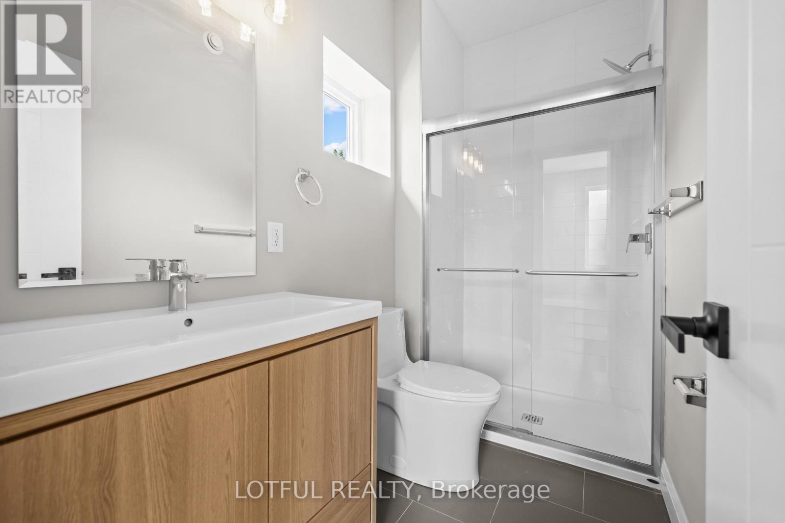 3 Bed, 2 Bath House for Rent in Ottawa – D – 516 TWEEDSMUIR AVENUE, Ottawa – MLS# X13615400 - Image 26