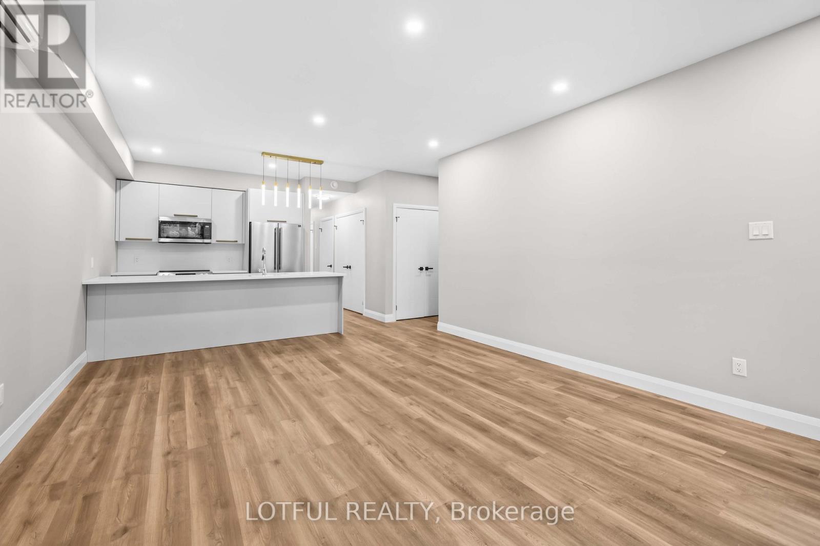 3 Bed, 2 Bath House for Rent in Ottawa – D – 516 TWEEDSMUIR AVENUE, Ottawa – MLS# X13615400 - Image 8
