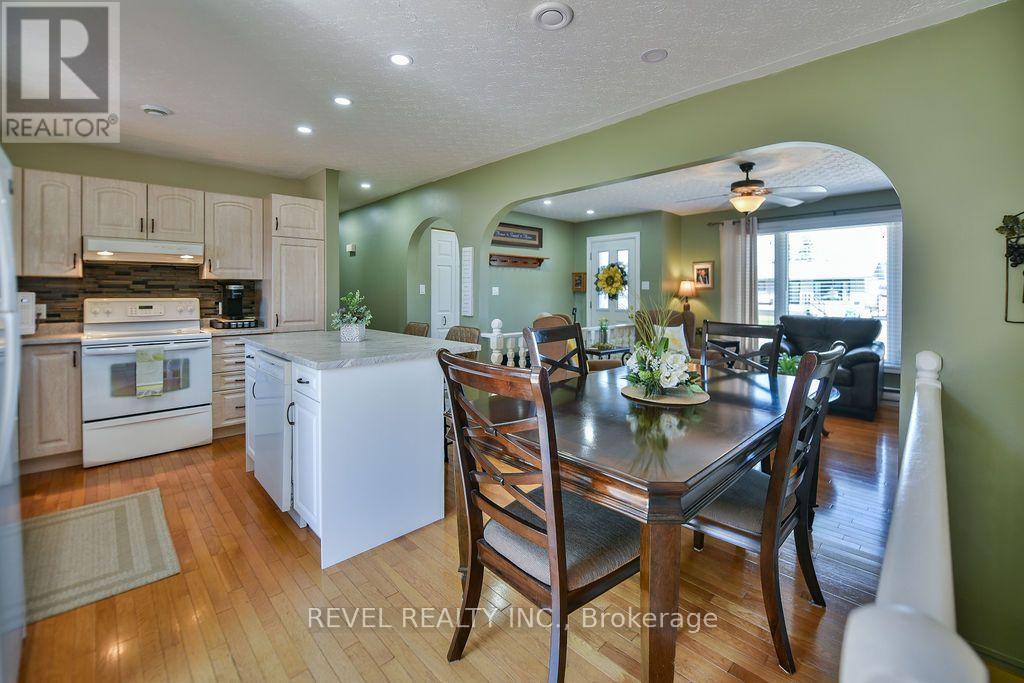 57 HUDSON CRESCENT - 11