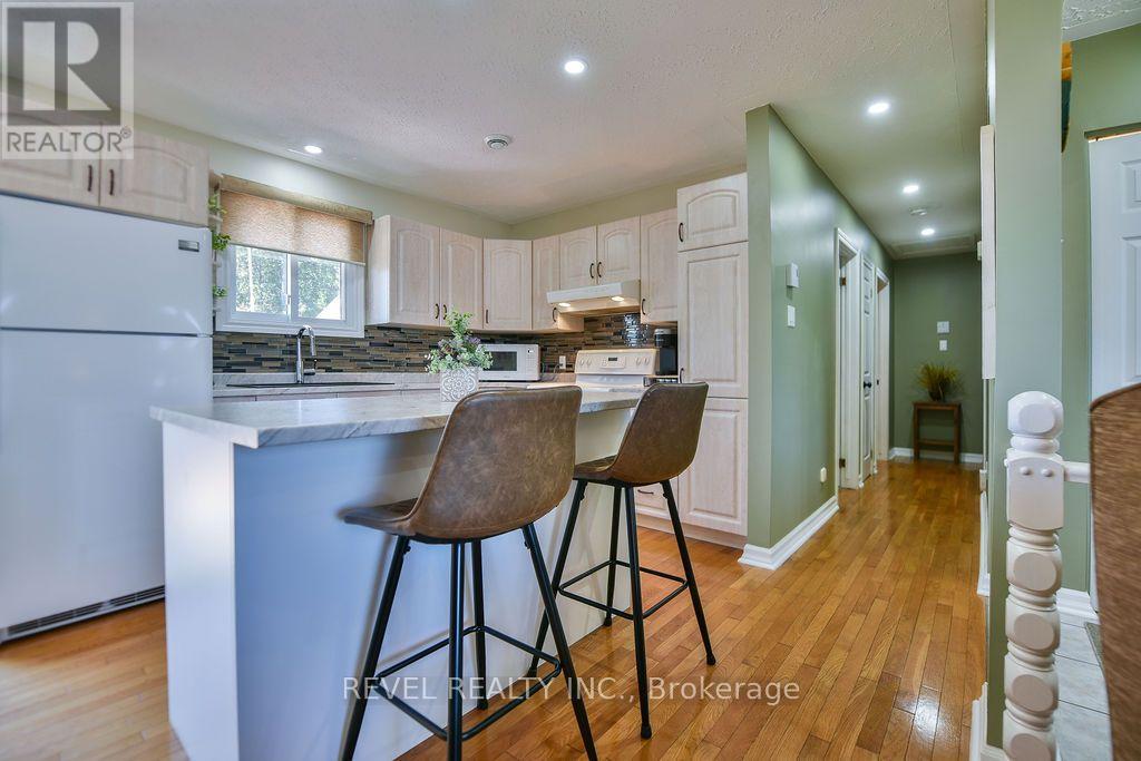57 HUDSON CRESCENT - 12