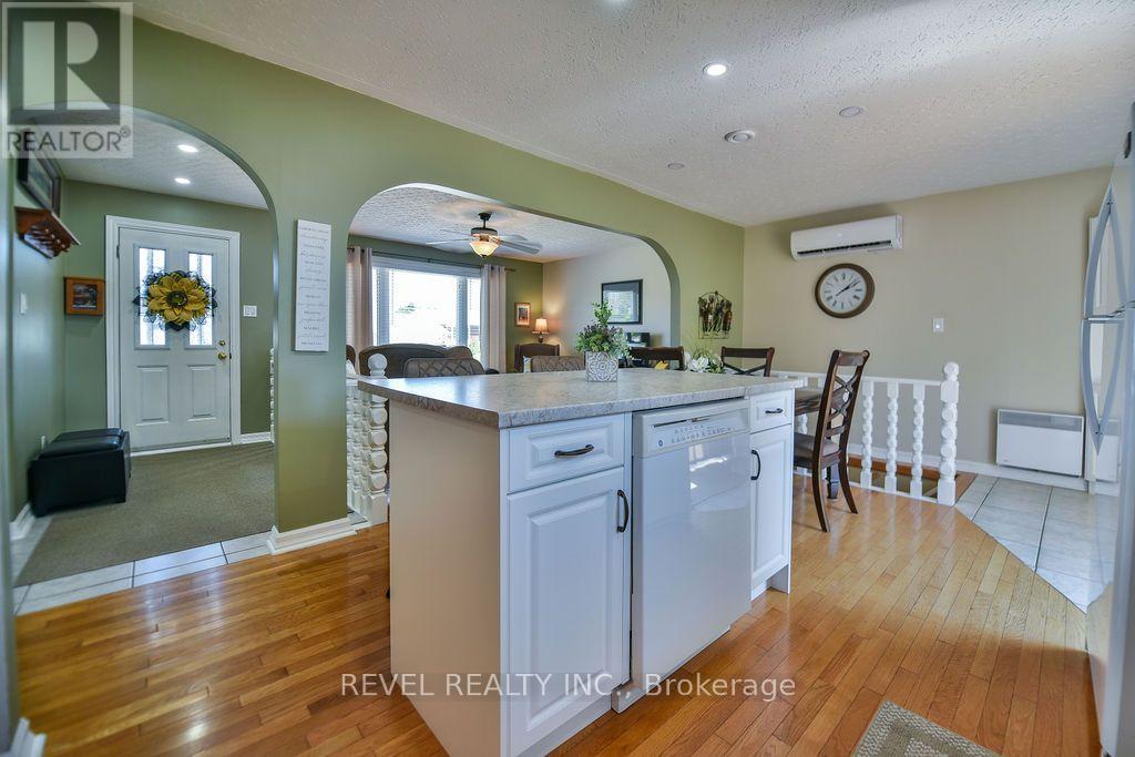 57 HUDSON CRESCENT - 17