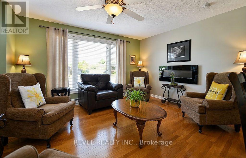 57 HUDSON CRESCENT - 21