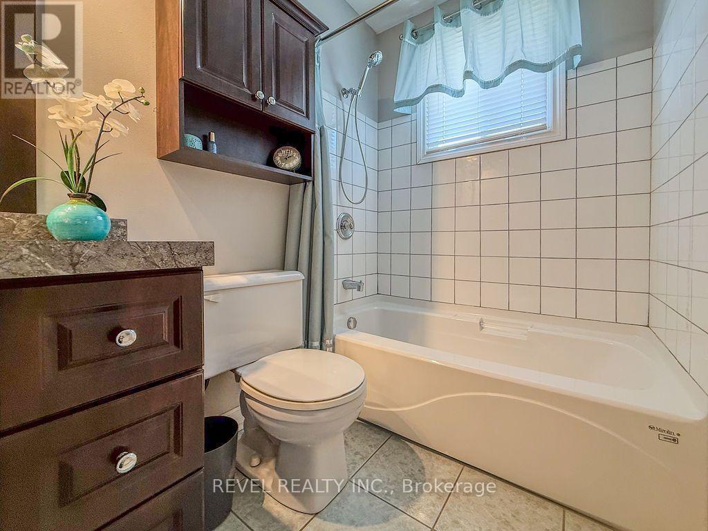 57 HUDSON CRESCENT - 30