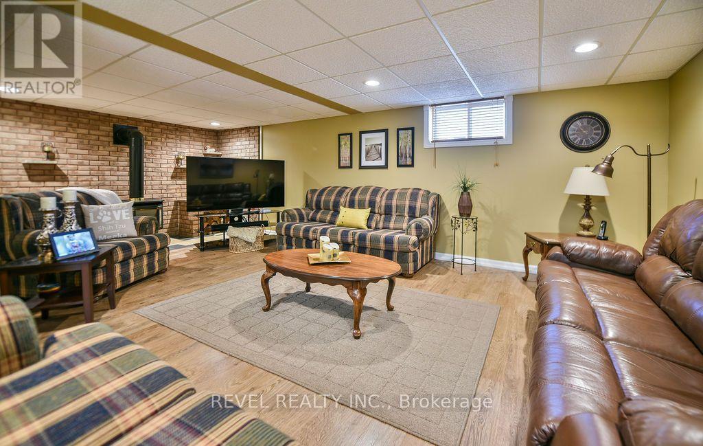 57 HUDSON CRESCENT - 35