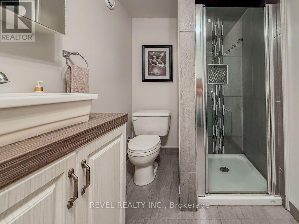 57 HUDSON CRESCENT - 42