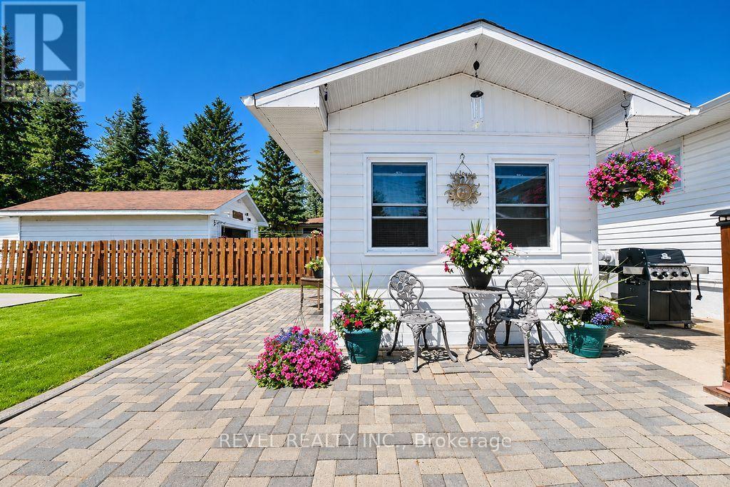 57 HUDSON CRESCENT - 8