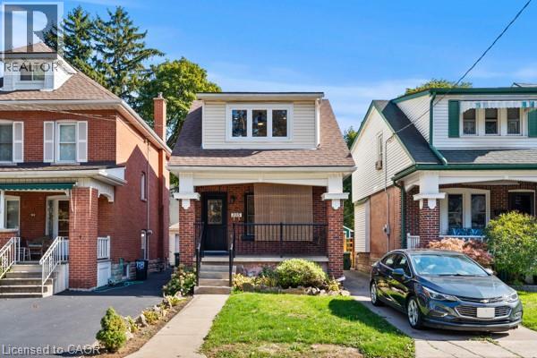 105 ROTHSAY Avenue - 1
