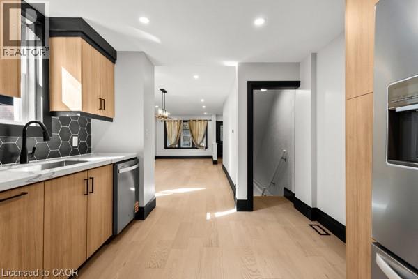 105 ROTHSAY Avenue - 15