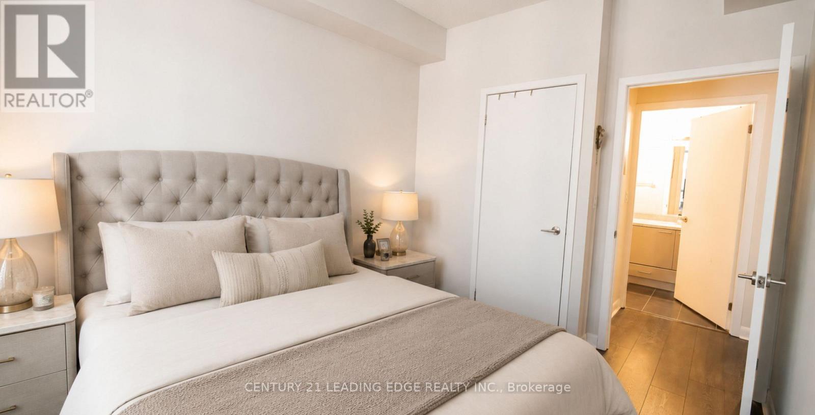 #517 15 BRUYERES MEWS - 13