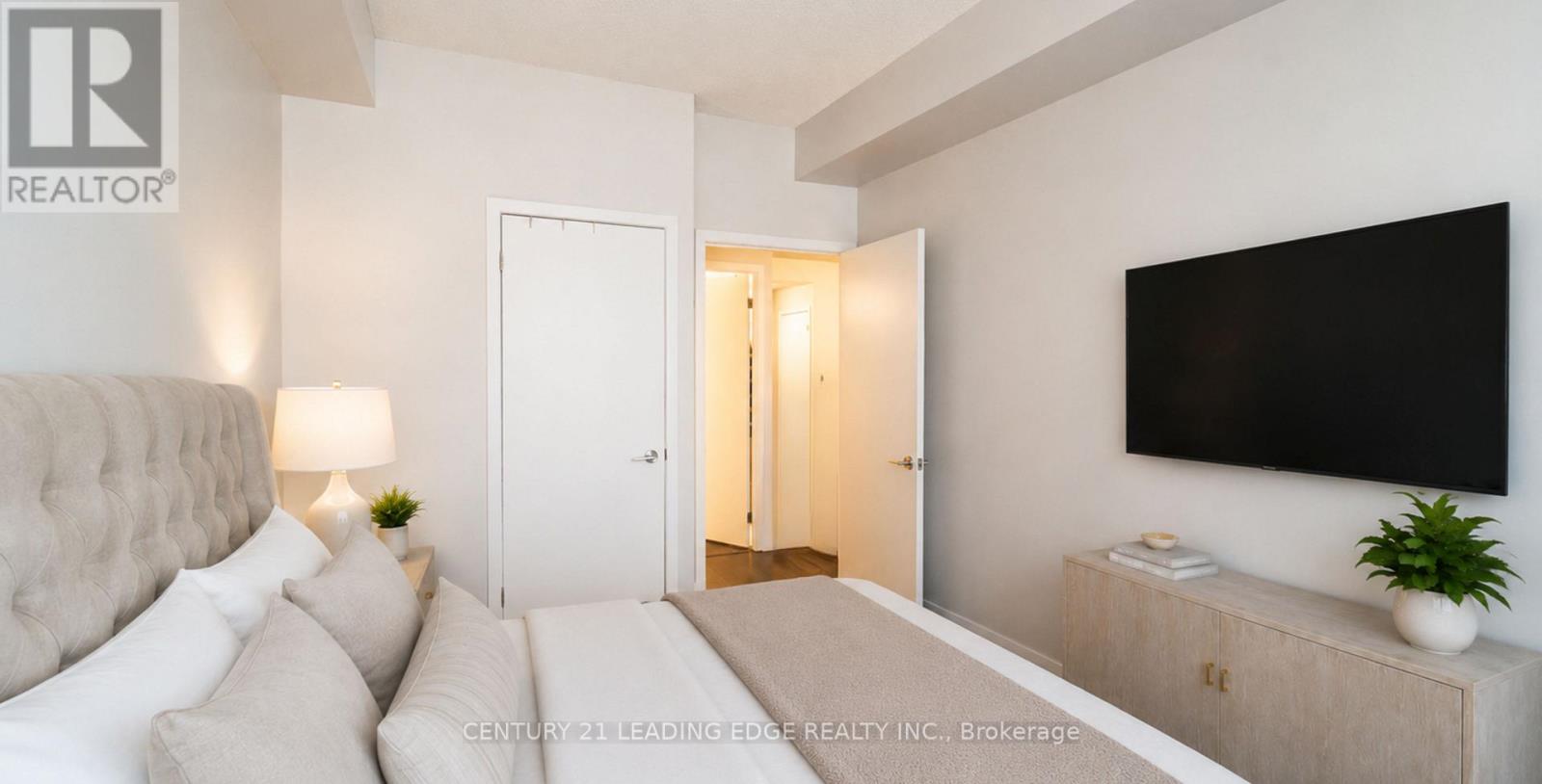 #517 15 BRUYERES MEWS - 15
