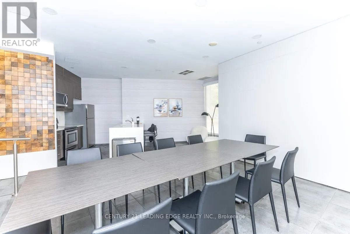 #517 15 BRUYERES MEWS - 27