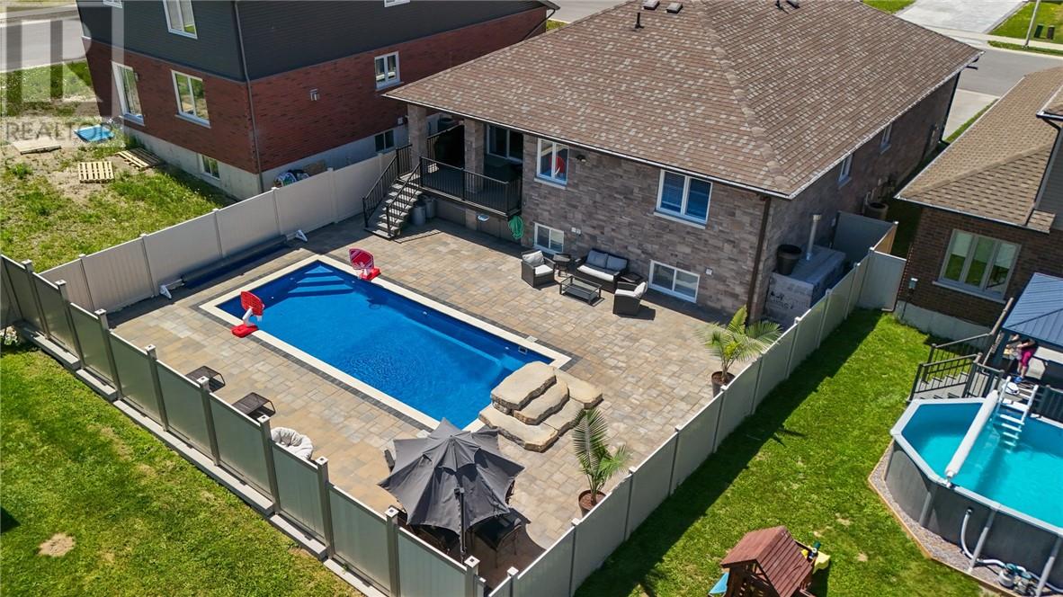 168 Jeanine, Sudbury — photo 2