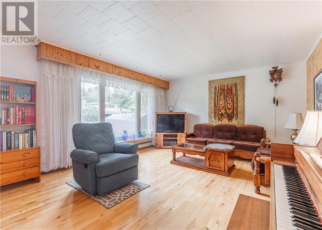 163 Patricia Street - Image 5
