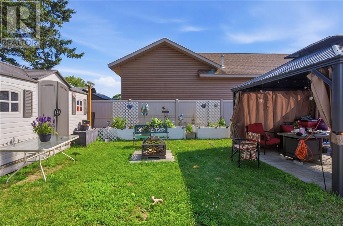 526 WOOD Street - 12