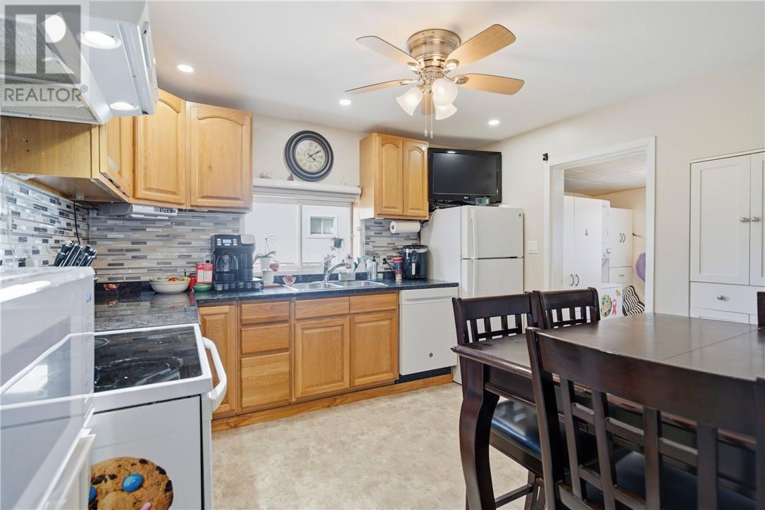 526 WOOD Street - 3