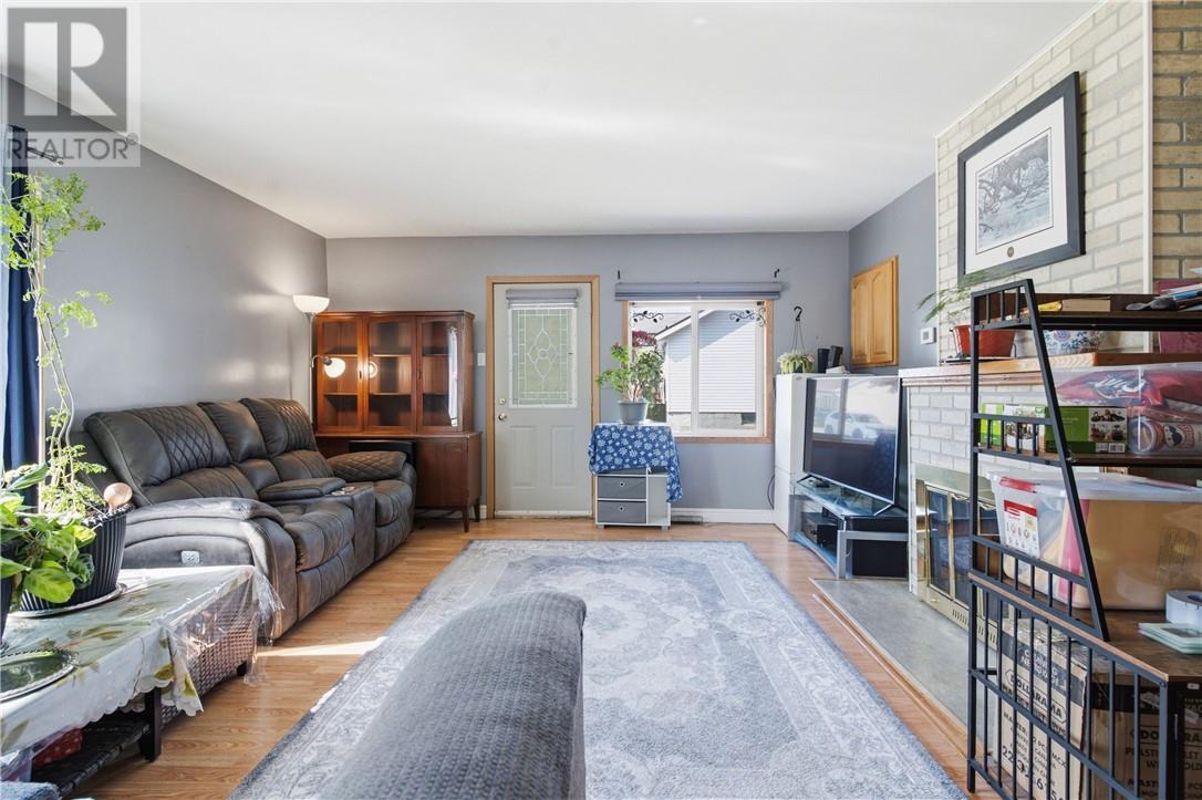 526 WOOD Street - Image 5