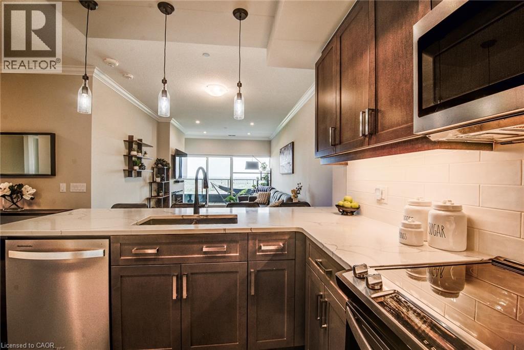 #1109 1880 GORDON Street - 14