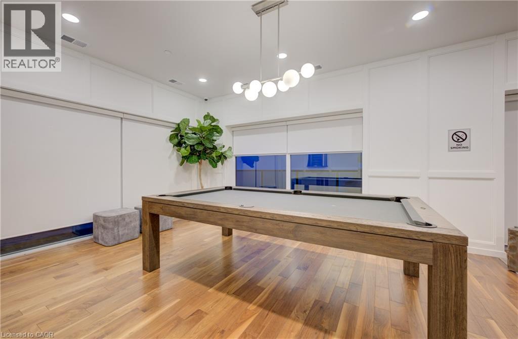 #1109 1880 GORDON Street - 42