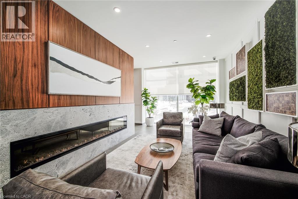 #1109 1880 GORDON Street - 46