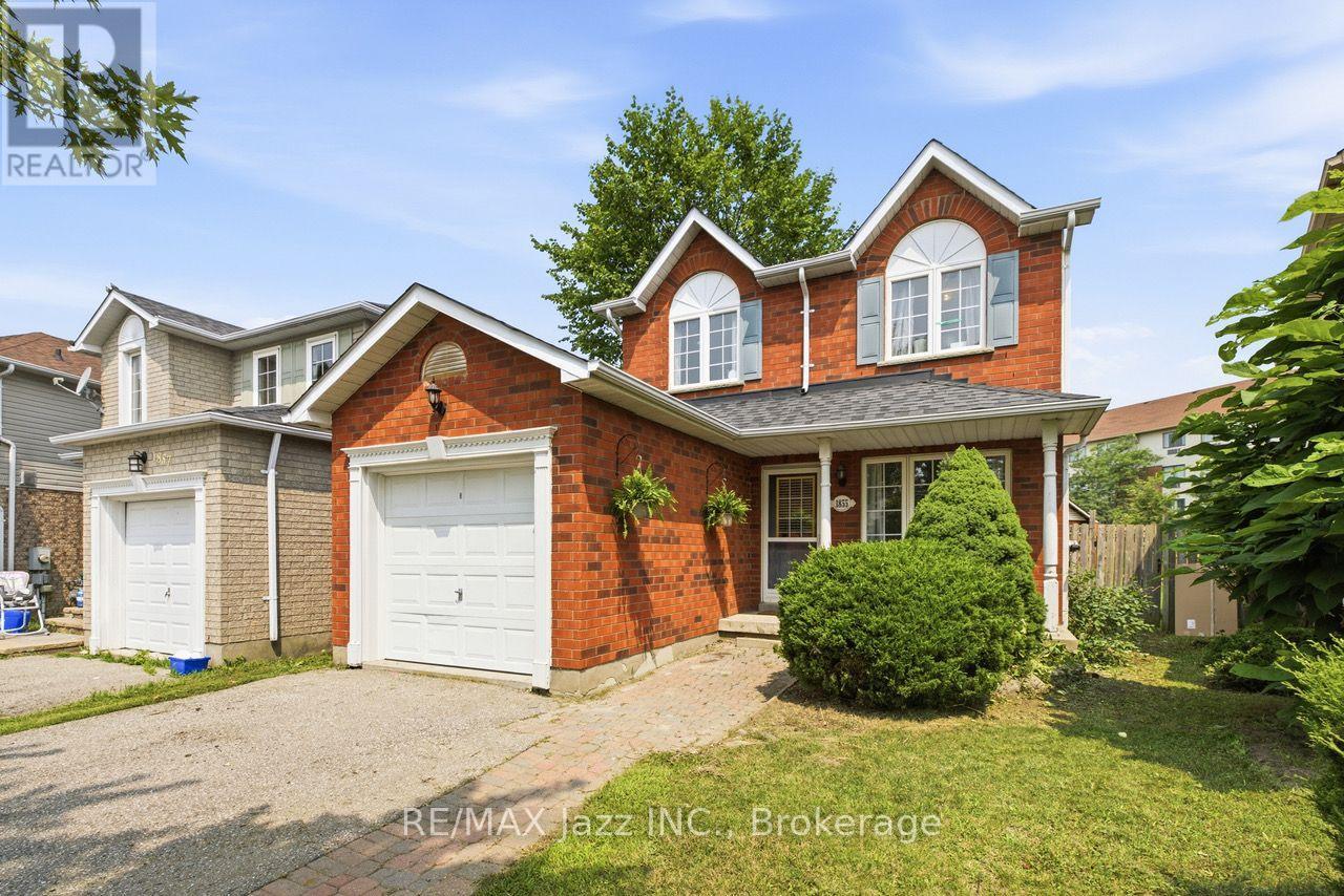 1855 DALHOUSIE CRESCENT - 1