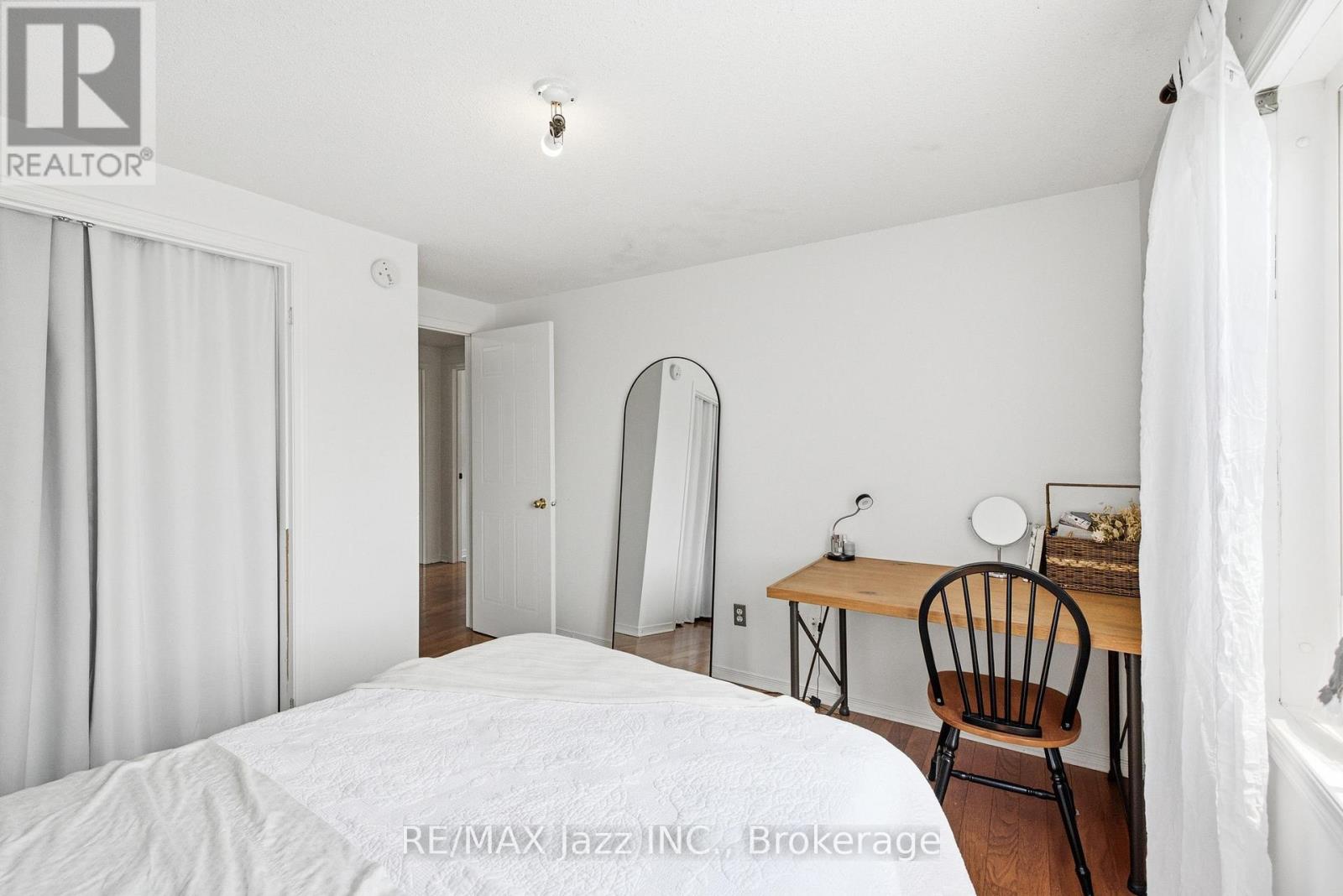 1855 DALHOUSIE CRESCENT - 24