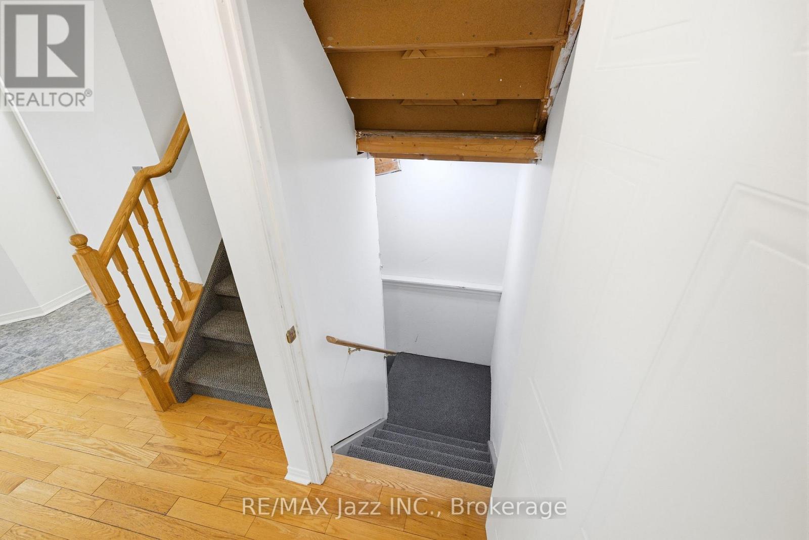 1855 DALHOUSIE CRESCENT - 28