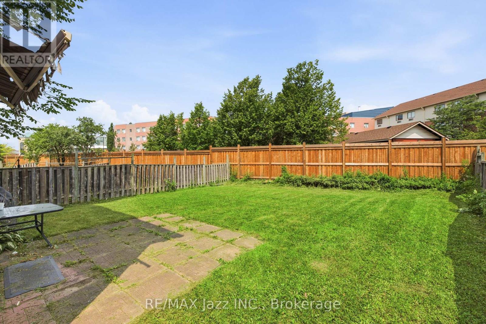 1855 DALHOUSIE CRESCENT - 39