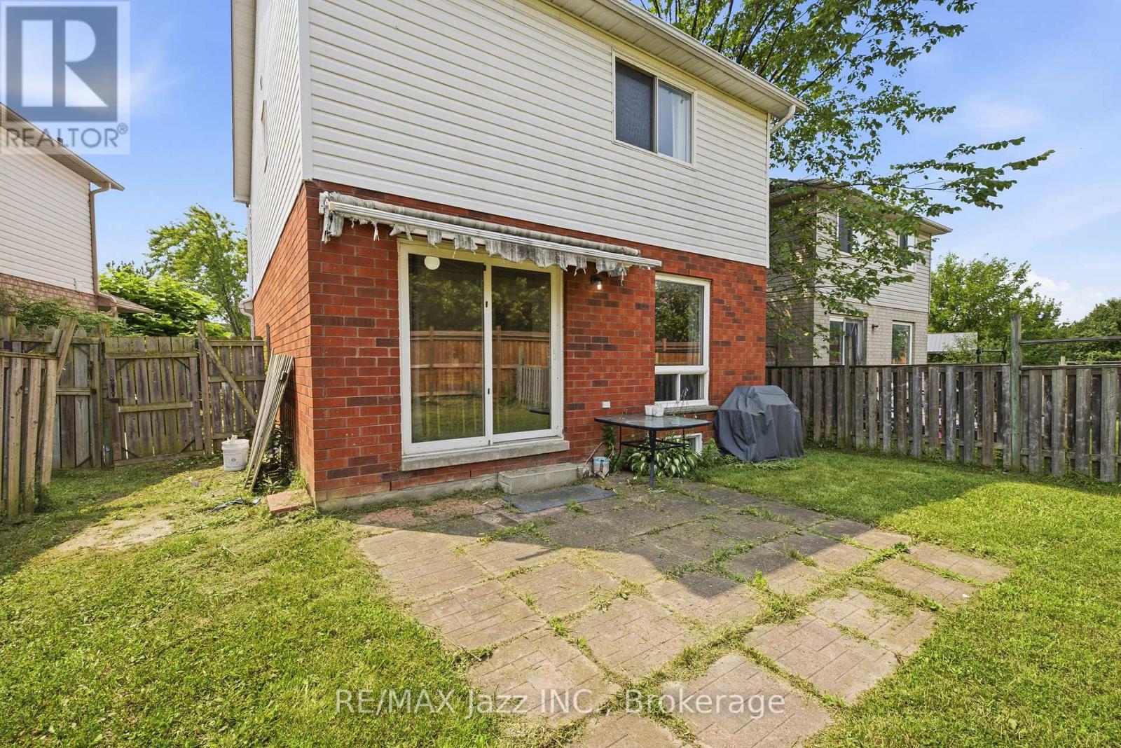 1855 DALHOUSIE CRESCENT - 47