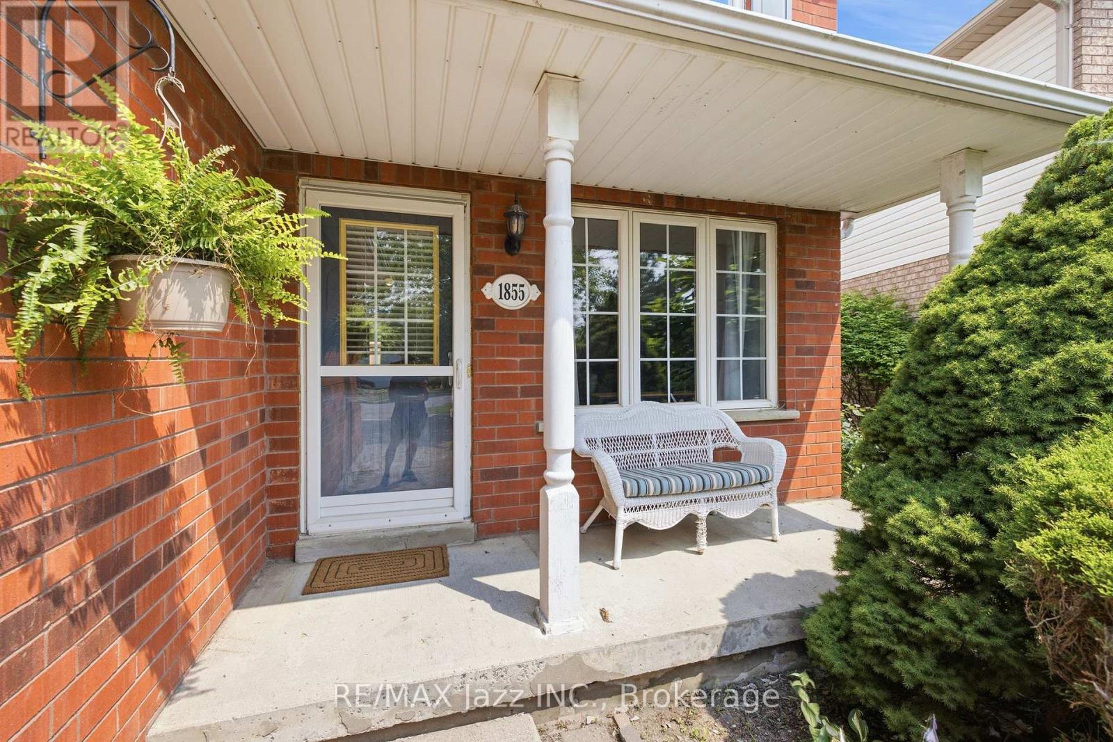 1855 DALHOUSIE CRESCENT - 6