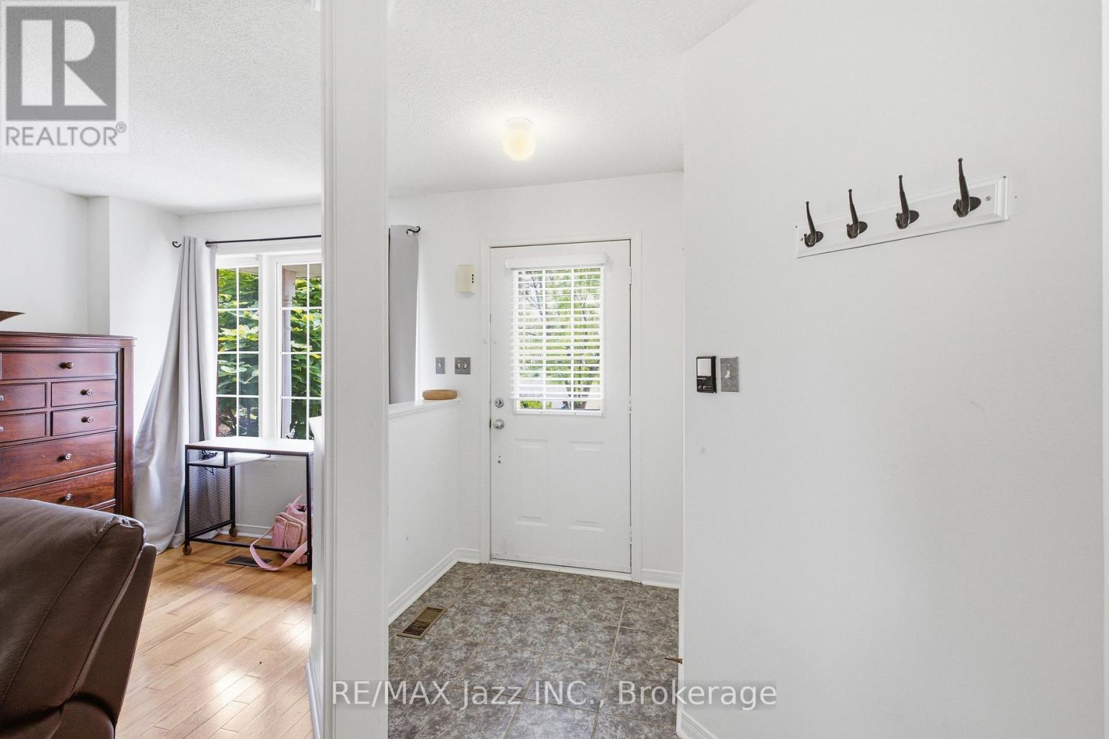 1855 DALHOUSIE CRESCENT - 8