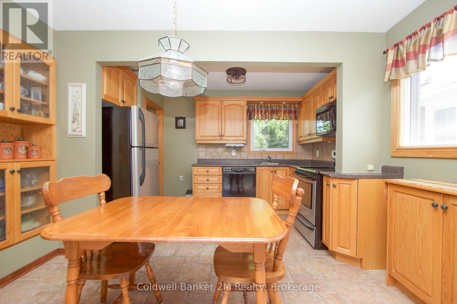 453 ROSMERE STREET - 5