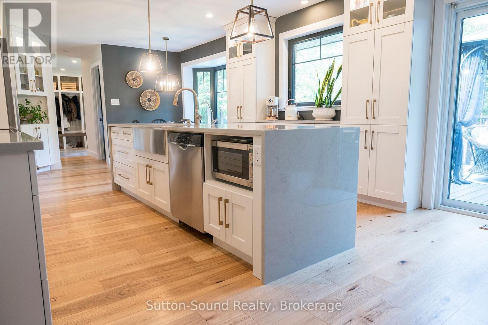 286 BALMY BEACH ROAD N - 13