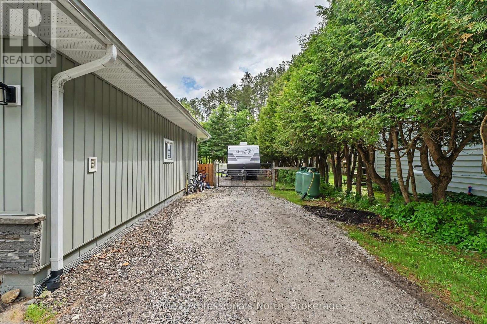 12 STOUFFER STREET - 3