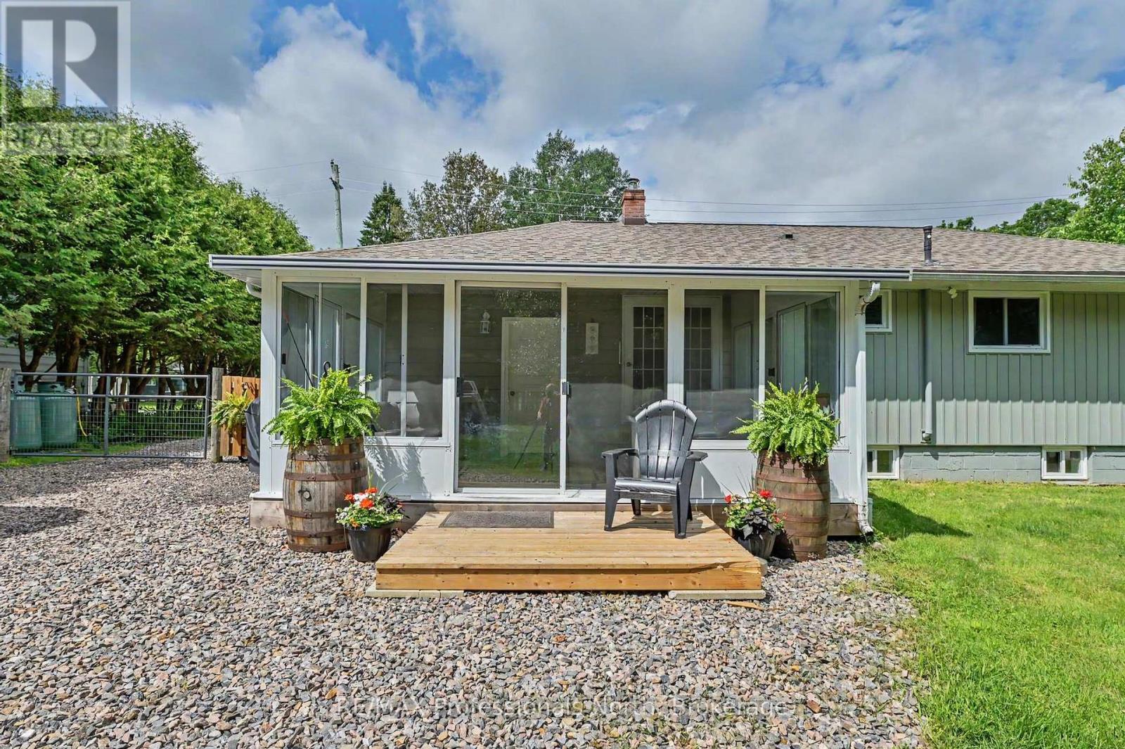 12 STOUFFER STREET - 34