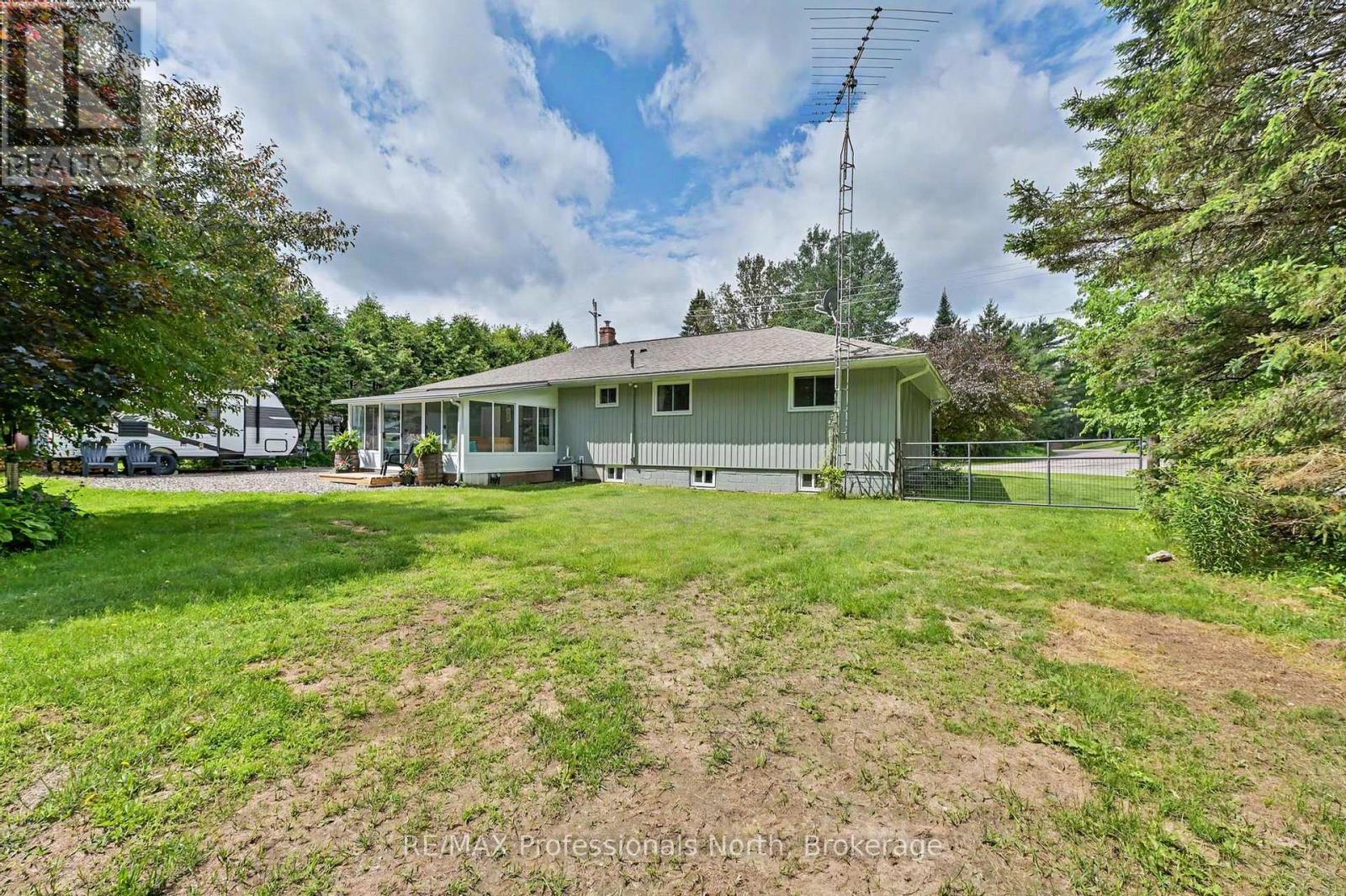 12 STOUFFER STREET - 39