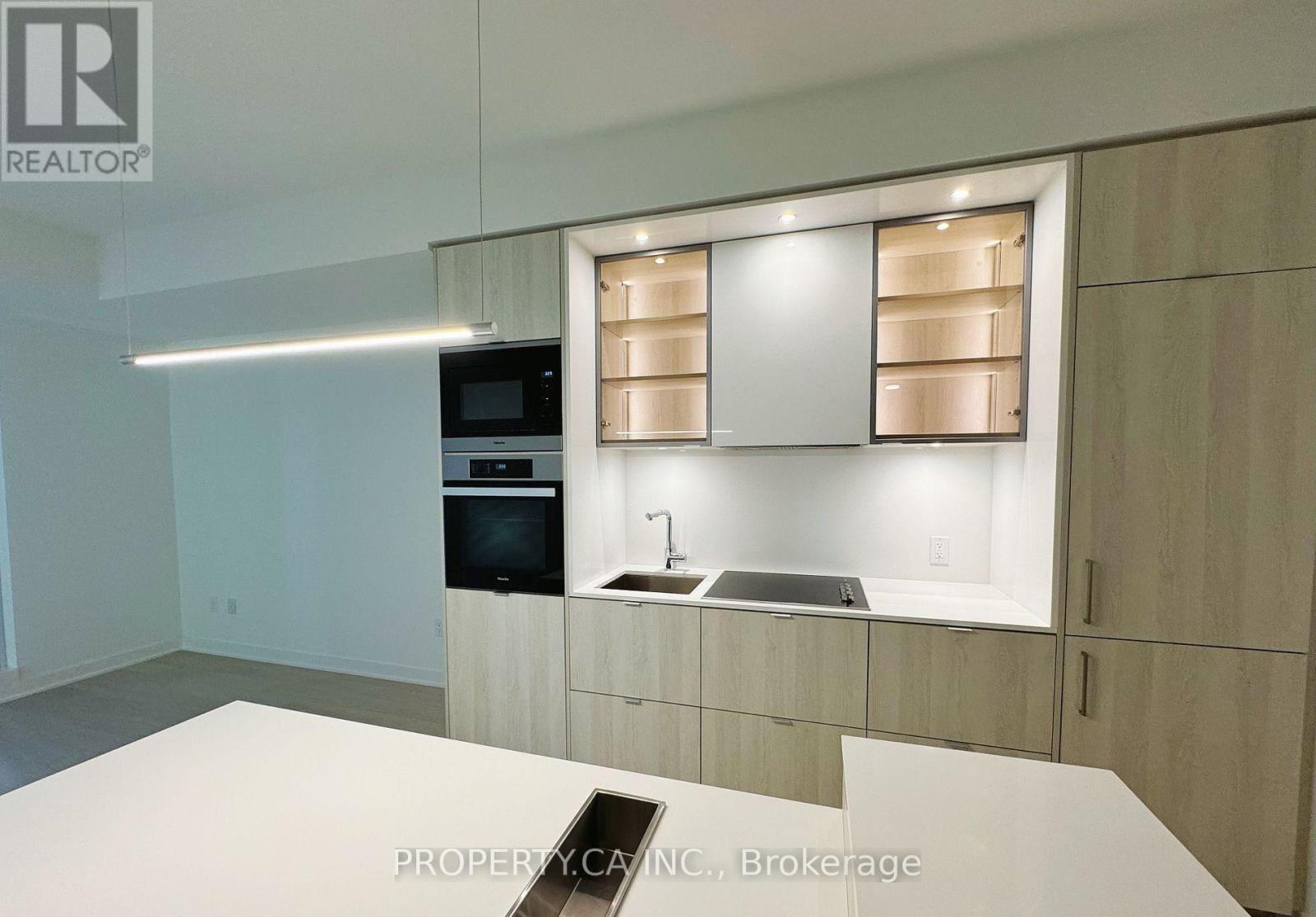 #1007 11 YORKVILLE AVENUE - 2