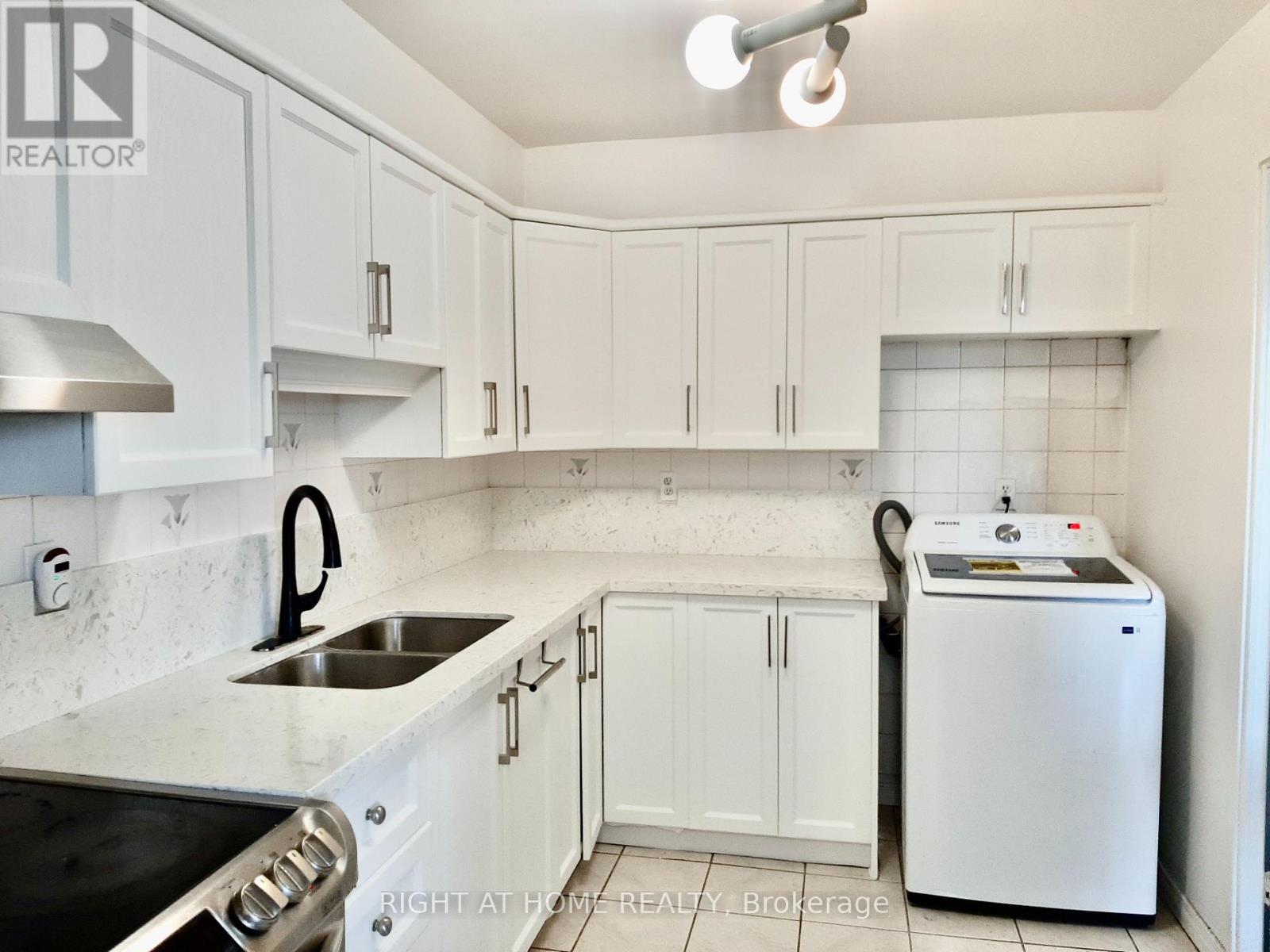 #1008 20 EDGECLIFF GOLFWAY - Image 8
