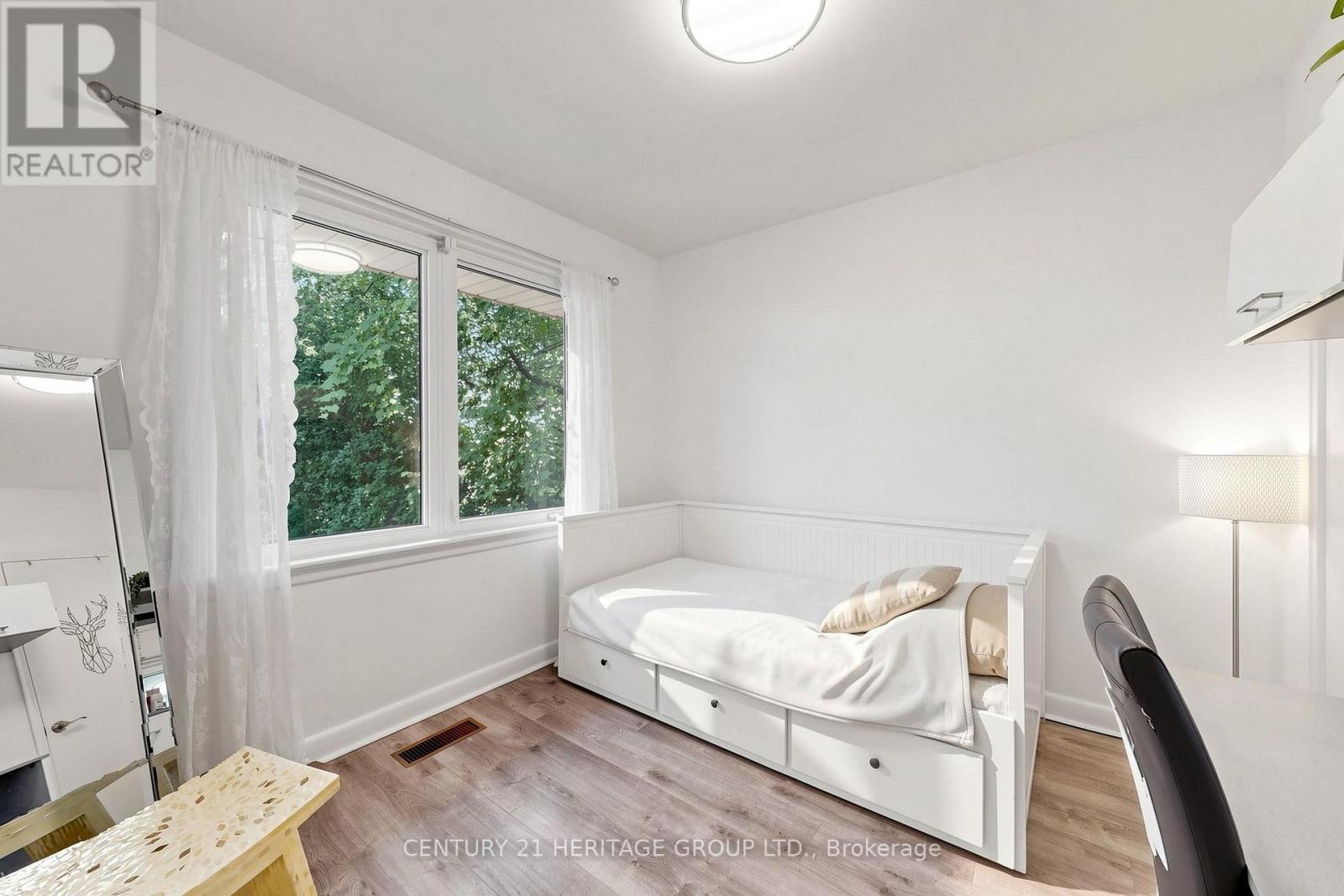 11 ELYNHILL DRIVE - 24