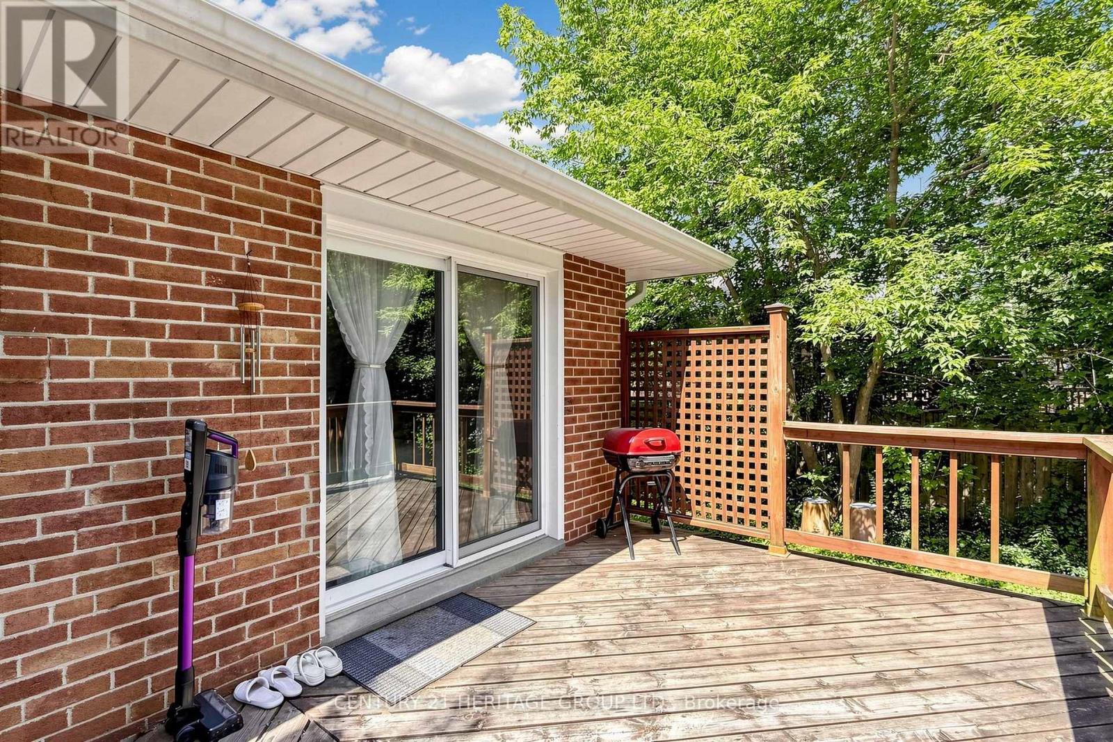 11 ELYNHILL DRIVE - 41