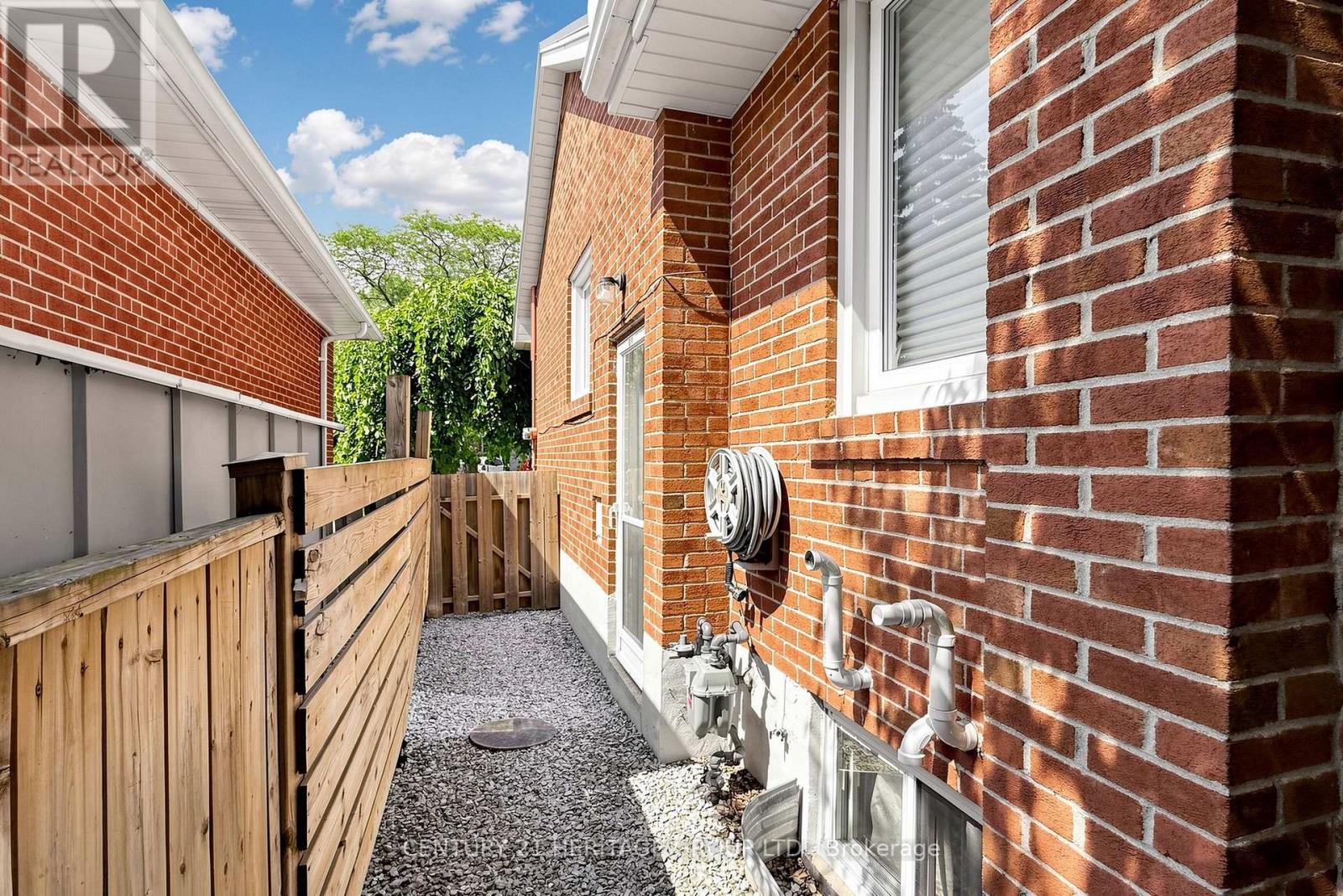 11 ELYNHILL DRIVE - 47