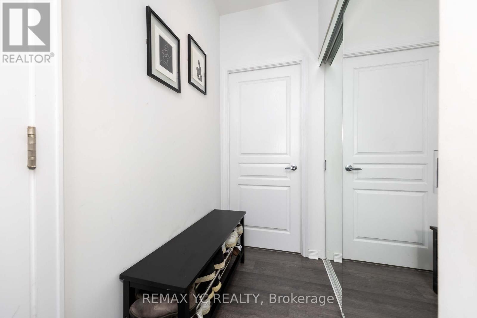 #PH09 352 FRONT STREET W - 3