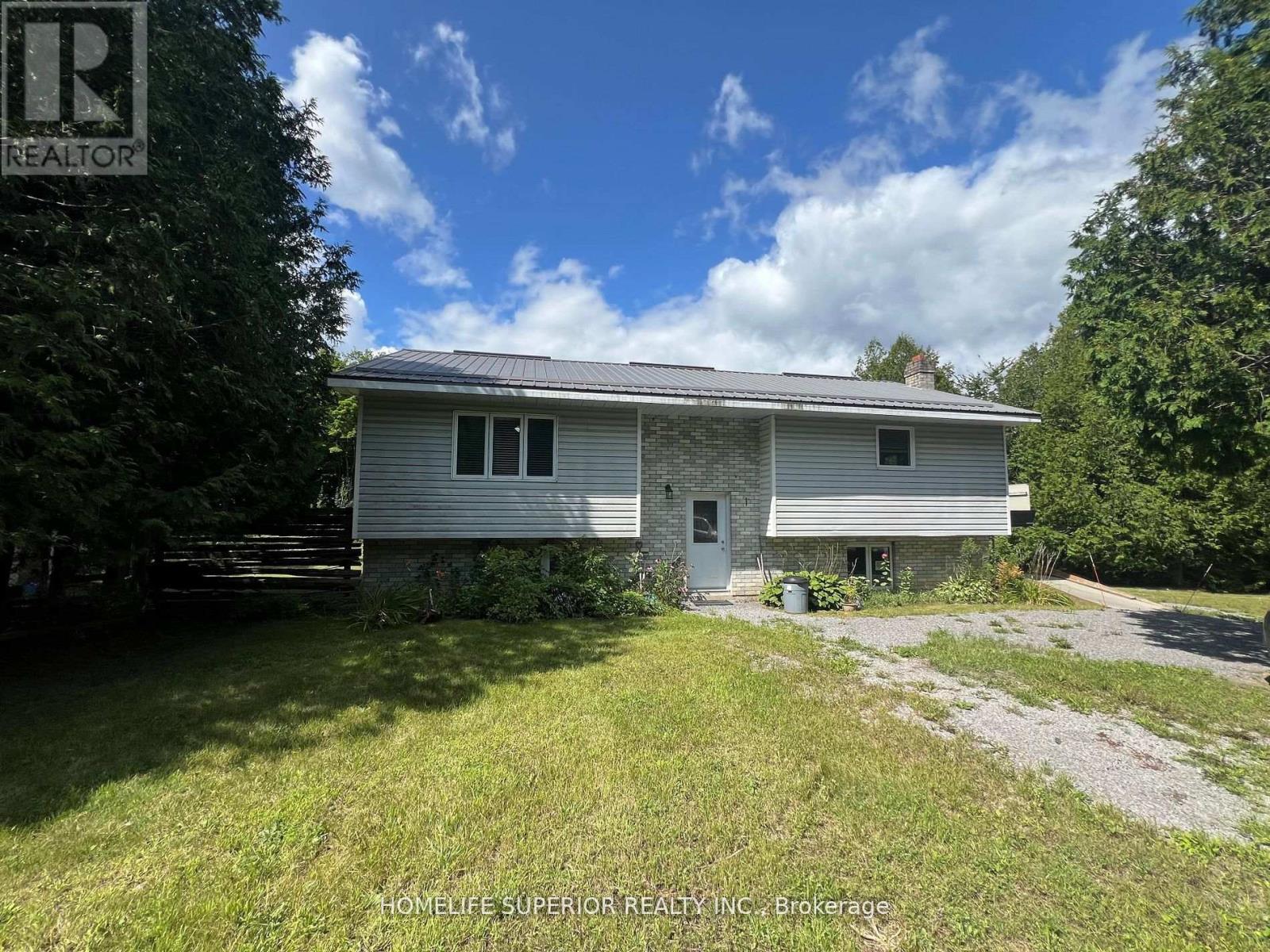 985 TWIDDY ROAD - 1