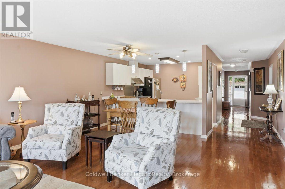 #13 877 WENTWORTH STREET - Image 17