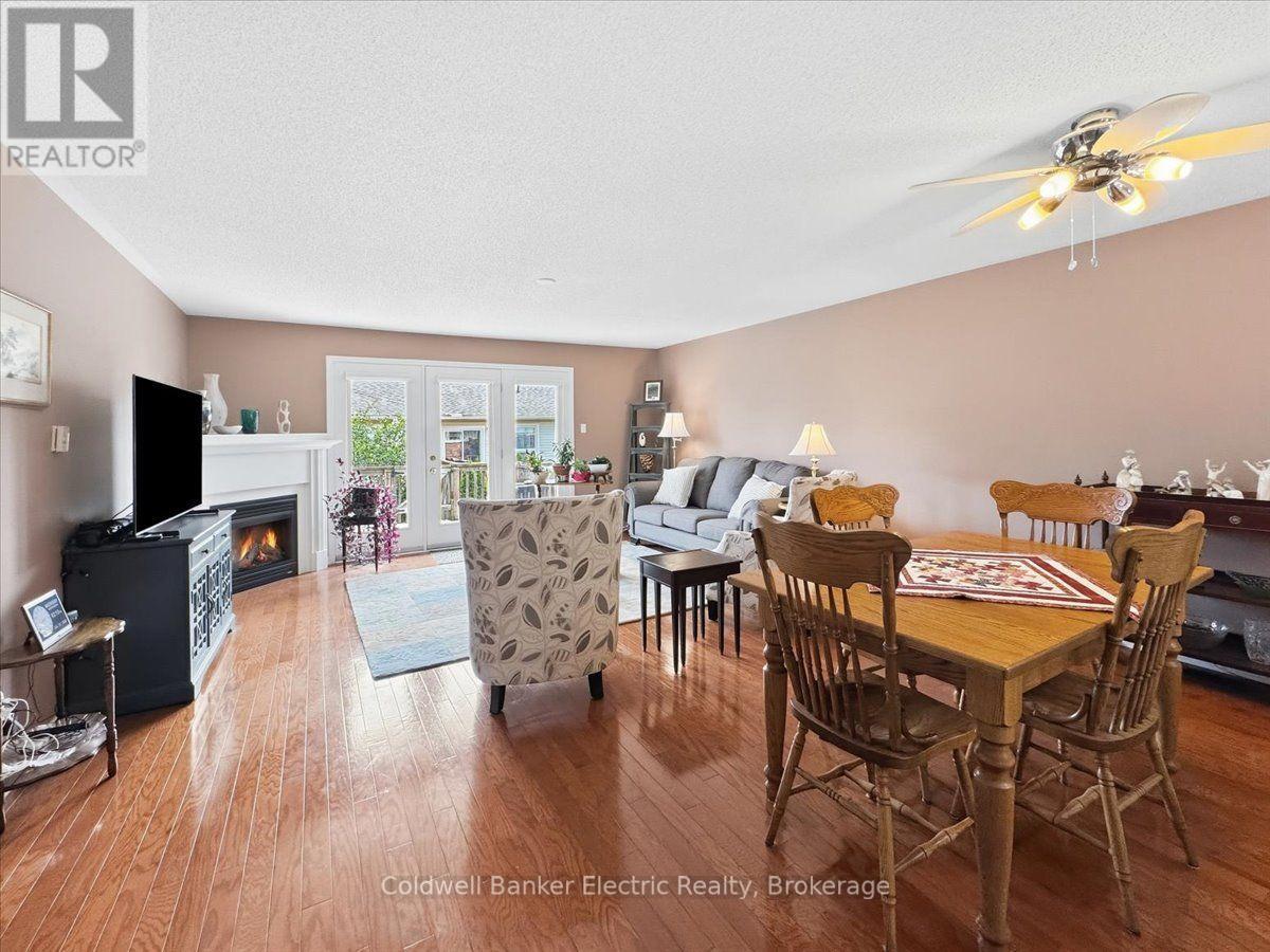 #13 877 WENTWORTH STREET - Image 19