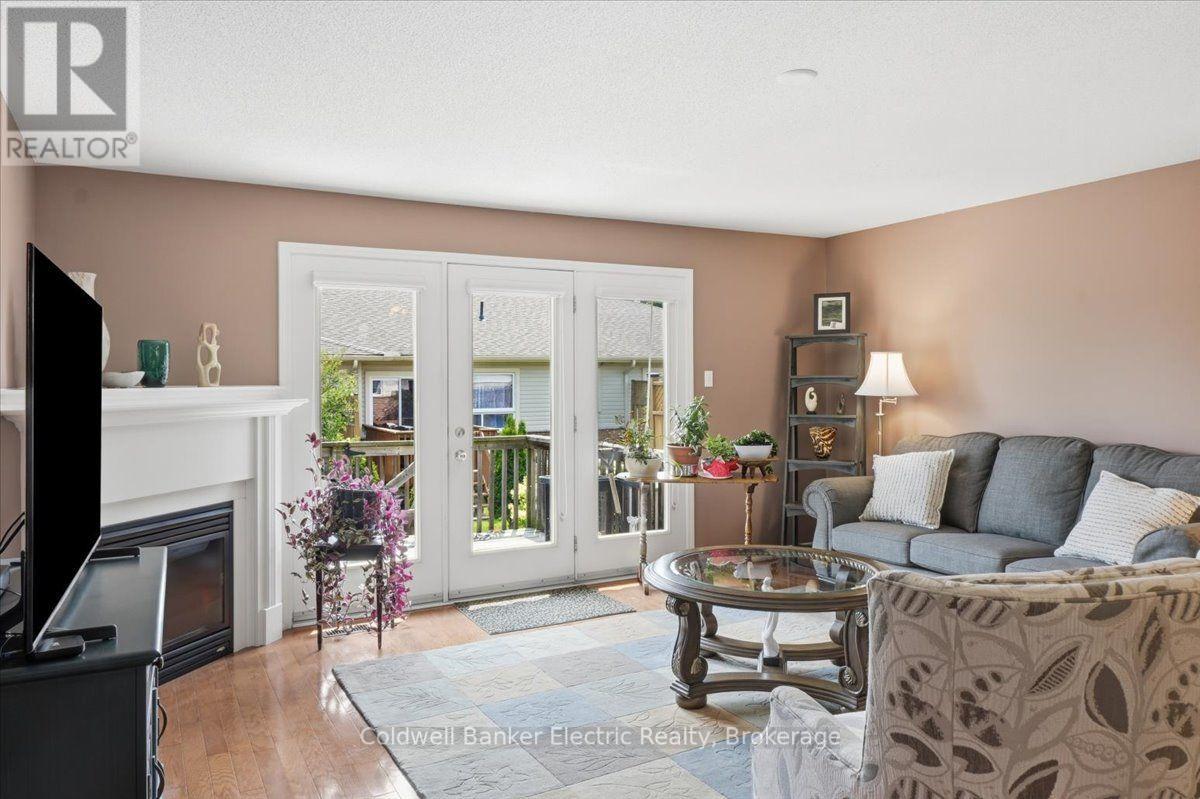 #13 877 WENTWORTH STREET - Image 22