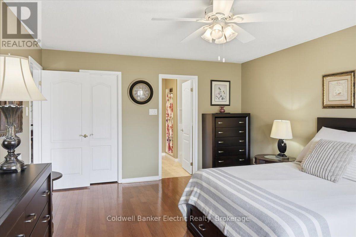 #13 877 WENTWORTH STREET - Image 24