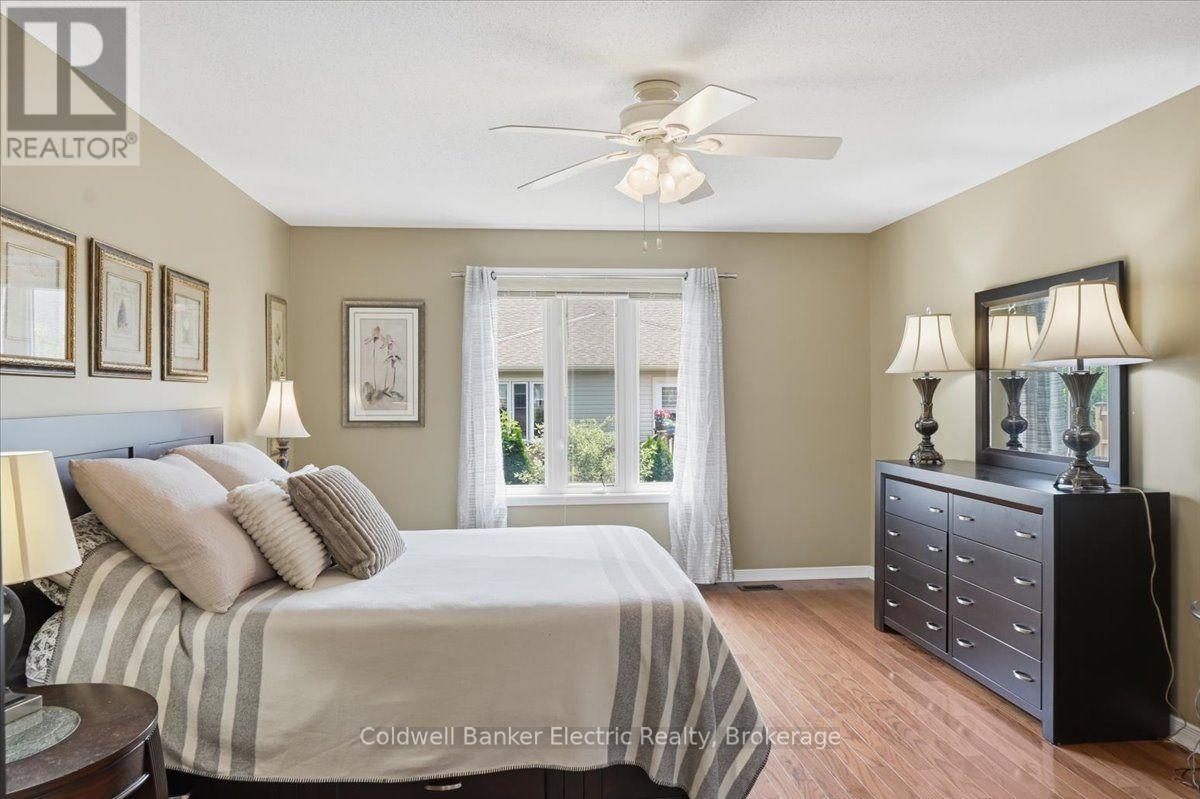 #13 877 WENTWORTH STREET - Image 25
