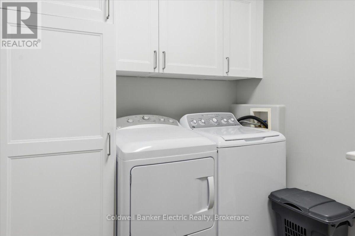 #13 877 WENTWORTH STREET - Image 29