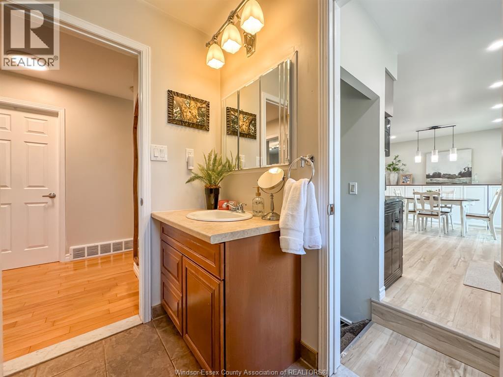 281 FAIRVIEW East - Image 18